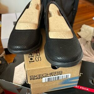 Brand new Skechers GoWalk Lite size 7.5